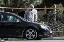 Δολοφονία έξω από το σπίτι του, του δημοσιογράφου Γιώργου Καραϊβάζ