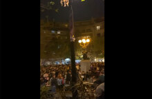 Κυψέλη - Κορωνοπάρτι: Πλήθος κόσμου και δυνατή μουσική στην πλατεία Αγίου Γεωργίου