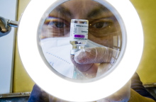 Κορωνοϊός: Πιθανόν έτοιμο έως το τέλος του 2021 το εμβόλιο της AstraZeneca για το νοτιοαφρικανικό στέλεχος, σύμφωνα με αξιωματούχους της εταιρίας