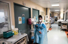 Nοσηλεύτρια με μάσκα για τον κορωνοϊό σε νοσοκομείο (ΦΩΤΟ ΑΡΧΕΙΟΥ)