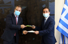 Ο διευθύνων σύμβουλος της ΕΤΑΔ, Στέφανος Δ. Βλαστός και ο δήμαρχος Γαλατσίου, Γιώργος Μαρκόπουλος