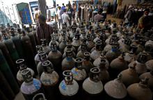 Κορωνοϊός - COVID-19 - Ινδία - Φιάλες οξυγόνου