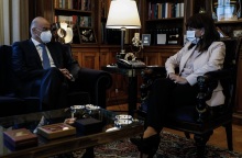 Από τη συνάντηση της ΠτΔ, Κ. Σακελλαροπούλου, με τον ΥΠΕΞ, Νίκο Δένδια