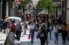 ΣΤΙΓΜΙΟΤΥΠΑ ΑΠΟ ΤΗΝ ΑΓΟΡΑΣΤΙΚΗ ΚΙΝΗΣΗ ΚΑΤΑ ΤΗΝ ΕΝΑΡΞΗ ΤΟΥ ΝΕΟΥ ΩΡΑΡΙΟΥ ΤΩΝ ΚΑΤΑΣΤΗΜΑΤΩΝ ΓΙΑ ΤΗΝ Μ.ΕΒΔΟΜΑΔΑ-ΕΡΜΟΥ