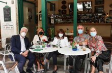 Κατερίνα Σακελλαροπούλου: Μήνυμα αισιοδοξίας για την επαναλειτουργία της εστίασης στέλνει με ανάρτησή της στο Twitter η πρόεδρος της Δημοκρατίας