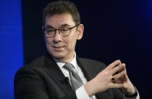 Ο επικεφαλής Pfizer, Άλμπερτ Μπουρλά 