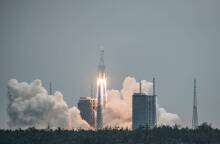 Η εκτόξευση του κινεζικού πυραύλου Long March 5b