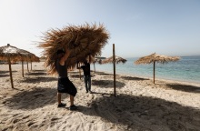 Προετοιμασίες για το άνοιγμα των οργανωμένων παραλιών