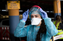 Υγειονομικός με μάσκα για τον κορωνοϊό