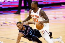 Ο Τζούλιους Ραντλ με τη φανέλα των Knicks