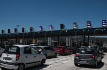 Αυτοκίνητο στα διόδια