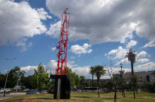 Το γλυπτό «Meteoron» στη Θεσσαλονίκη - Έργο του Κωστή Γεωργίου