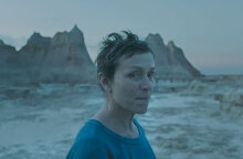 Η ηθοποιός Φράνσις ΜακΝτόρμαντ στην ταινία Nomadland