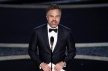 Ο Μάρκ Ράφαλο παρουσιάζει το Όσκαρ Καλύτερου Ντοκιμαντέρ το 2020