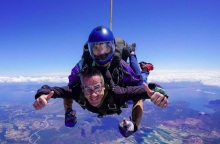 Κώστας Μπακογιάννης: Πτώση με αλεξίπτωτο