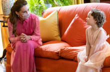 Κέιτ Μίντλετον: Συνάντηση με τη μικρή Μίλα που έχει λευχαιμία