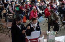 Μαζικός εμβολιασμός ηλικιωμένων κατά της Covid-19 στο Tenancingo de Degollado, στο Μεξικό