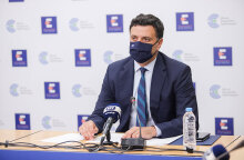 O Βασίλης Κικίλιας στη live ενημέρωση για τον κορωνοϊό