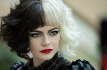 Κρουέλα (Cruella): Κωμωδία εγκλήματος, αμερικάνικης παραγωγής του 2021, σε σκηνοθεσία Κρεγκ Γκιλέσπι, με τους Έμα Στόουν, Έμα Τόμσον