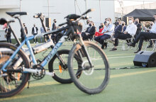 Το ποδήλατο στην παραλιακή σε πρώτο πλάνο: Σε εκδήλωση στη Γλυφάδα ο πρωθυπουργός Κυριάκος Μητσοτάκης εξήγγειλε νέο ποδηλατόδρομο από το ΣΕΦ μέχρι το Σούνιο