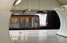 Συρμός του Μετρό σε αποβάθρα σταθμού - Ανακοινώθηκε απεργία και σε Τραμ και Ηλεκτρικό στις 10 Ιουνίου 2021