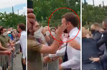 Άνδρας χαστουκίζει στο πρόσωπο τον Εμανουέλ Μακρόν