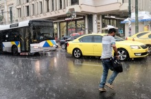 Καταιγίδα στο κέντρο της Αθήνας