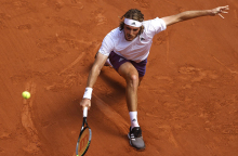 stefanos-tsitsipas-roland-garros-imitelikos.jpg