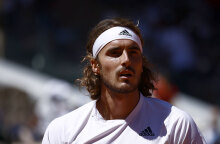 Ο Στέφανος Τσιτσιπάς κοντράρεται με τον Νόβακ Τζόκοβιτς στον τελικό του Roland Garros σήμερα Κυριακή 13 Ιουνίου 2021, στις 16.00