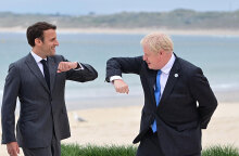 Εμανουέλ Μακρόν και Μπόρις Τζόνσον στη Σύνοδο Κορυφής της G7 στην Κορνουάλη