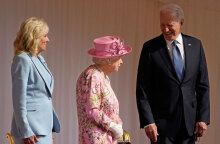 Η βασίλισσα Ελισάβετ υποδέχτηκε στο κάστρο του Ουίνδσορ τον Τζο Μπάιντεν - Είναι ο 13ος Αμερικανός πρόεδρος που συναντά στη ζωή της