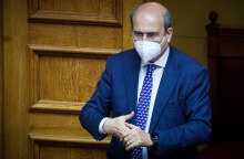 Κωστής Χατζηδάκης, υπουργός Εργασίας και Κοινωνικών Υποθέσεων