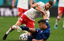 Στιγμιότυπο από την αναμέτρηση της Πολωνίας με τη Σλοβακία