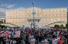 Νέα συγκέντρωση διαμαρτυρίας μπροστά στη Βουλή για το εργασιακό νομοσχέδιο - Με προβλήματα η κυκλοφορία στους δρόμους