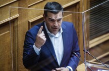 Ο Αλέξης Τσίπρας στο βήμα της Βουλής