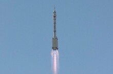 Κίνα: Εκτοξεύθηκε το επανδρωμένο διαστημόπλοιο Shenzhou-12