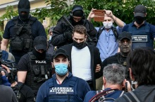 Έγκλημα στα Γλυκά Νερά: Η κατάθεση των αστυνομικών που έφτασαν πρώτοι στη μεζονέτα το πρωί της 11ης Μαΐου, ενώ το βρέφος βρισκόταν δίπλα στη νεκρή Καρολάιν.