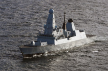 Το πολεμικό πλοίο του Βασιλικού Ναυτικού HMS Defender
