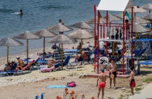 Καύσωνας - Στιγμές δροσιάς στις παραλίες 