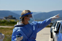 Υγειονομικός διενεργεί δωρεάν rapid test (ΦΩΤΟ ΑΡΧΕΙΟΥ)