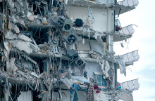 Φλόριντα - Κατάρρευση τμήματος πολυκατοιικίας, κοντά στο Μαιάμι