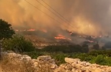 Φωτογραφία από τη φωτιά που μαίνεται στην Πάρο