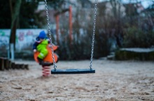 Παιδί - Κούνια - Παιδική χαρά