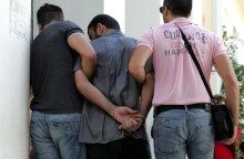 Στον ανακριτή οδειγείται ο 43χρονος που τραυμάτισε θανάσιμασυγκρατούμενο του©ΑΠΕ/ ΠΑΝΤΕΛΗΣ ΣΑΪΤΑΣ