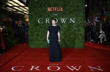 Η Ολίβια Κόλμαν, πρωταγωνίστρια της σειράς «The Crown» του Netflix © EPA/NEIL HALL