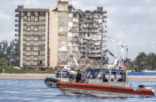 Κατάρρευση πολυκατοικίας στη Φλόριντα