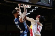 Ο Παπαγιάννης σε κάρφωμά του