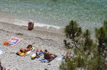 Λουόμενοι σε παραλία (ΦΩΤΟ ΑΡΧΕΙΟΥ) - Δεν αποκλείεται «40άρι» για τον καιρό αύριο, Τετάρτη (7/7)