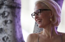 H ηθοποιός Gillian Anderson  © EPA / ANDREW GOMBERT