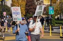 Διαδηλωτές κατά τις τελευταίες εκλογές των ΗΠΑ